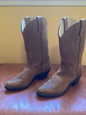 Durango Tan Western Women’s Heeled Cowboy Boots
